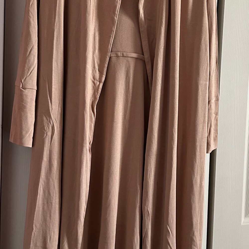 Goumi Elegant Sandstone Women's Robe